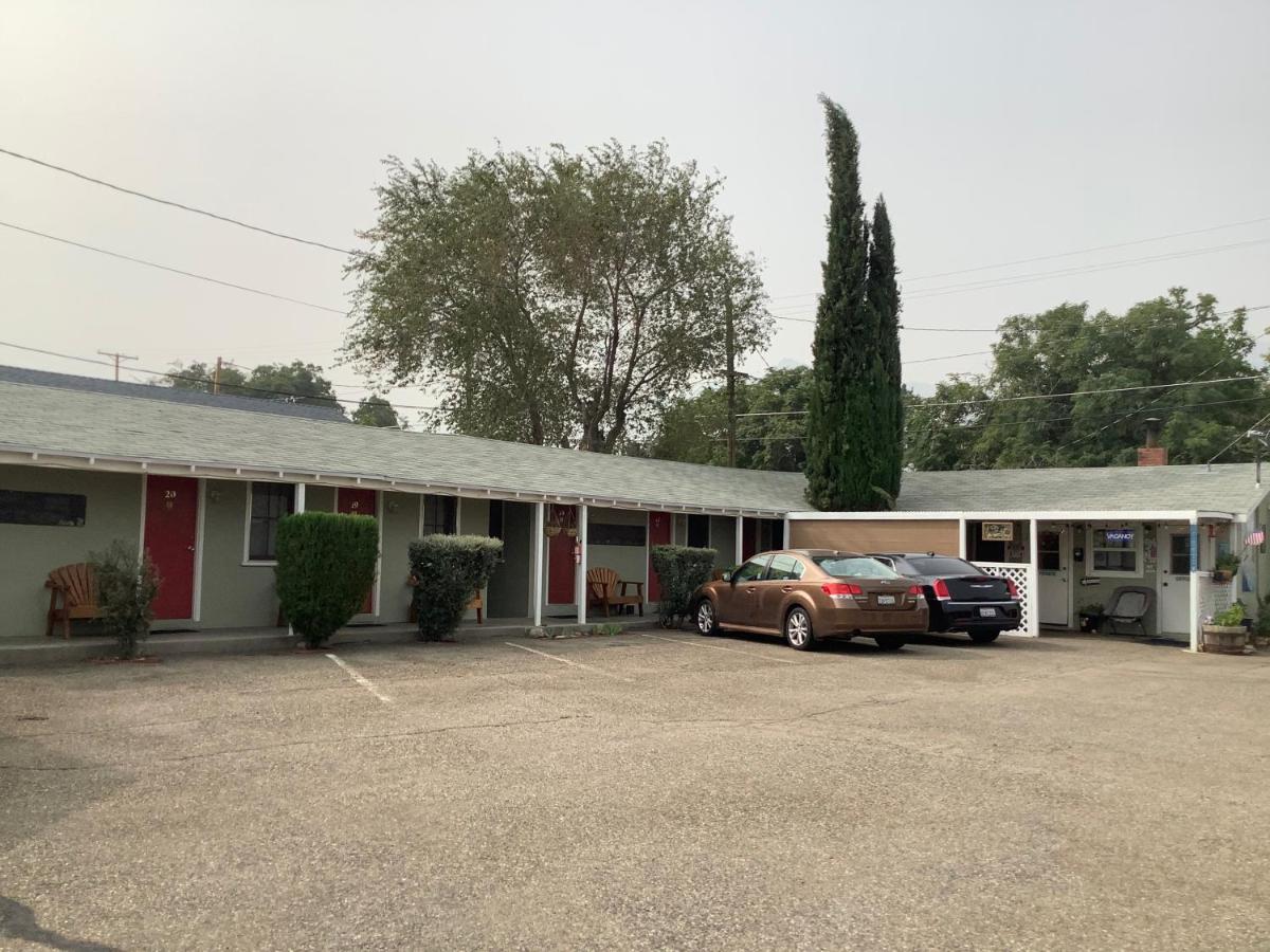 Independence Courthouse Motel Exterior foto